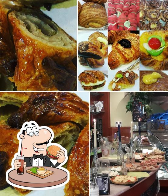 Prova un hamburger a Bar Centrale