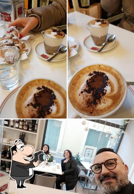 Guarda la foto di Caffè Indrit 71