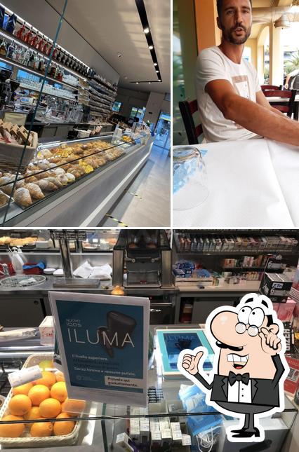 La interni e cibo del ristorante