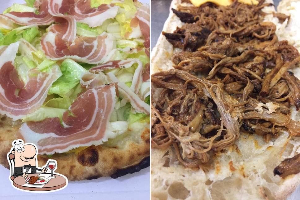 Prenditi i piatti di carne a L'oro Di Napoli