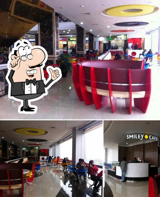 Smiley Cafe