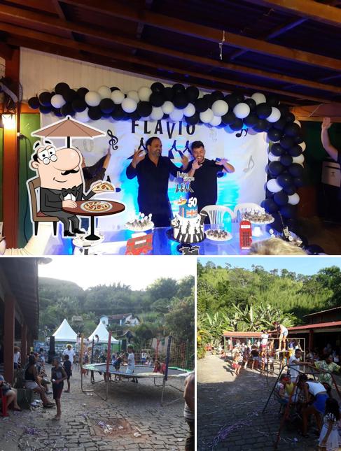 A imagem do Bar du Preto’s exterior e aniversário