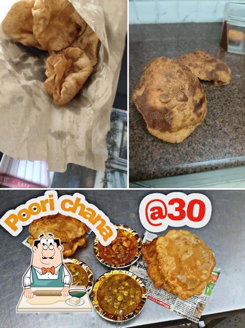 Samosa at Sain Dass Poori Wale