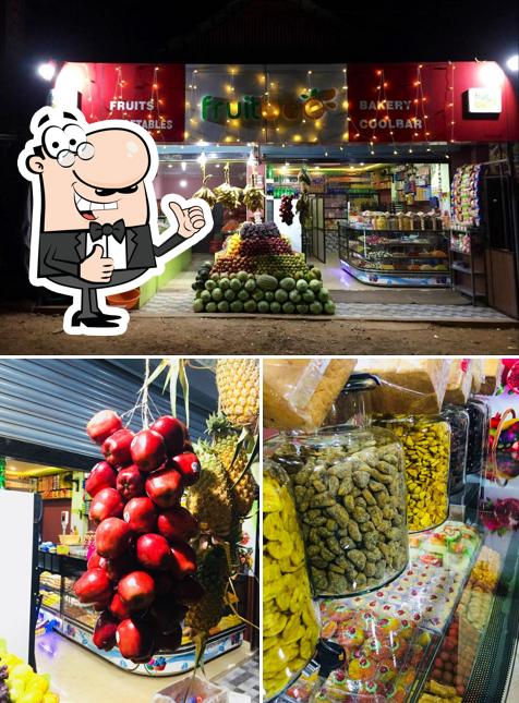See the image of Fruit bee