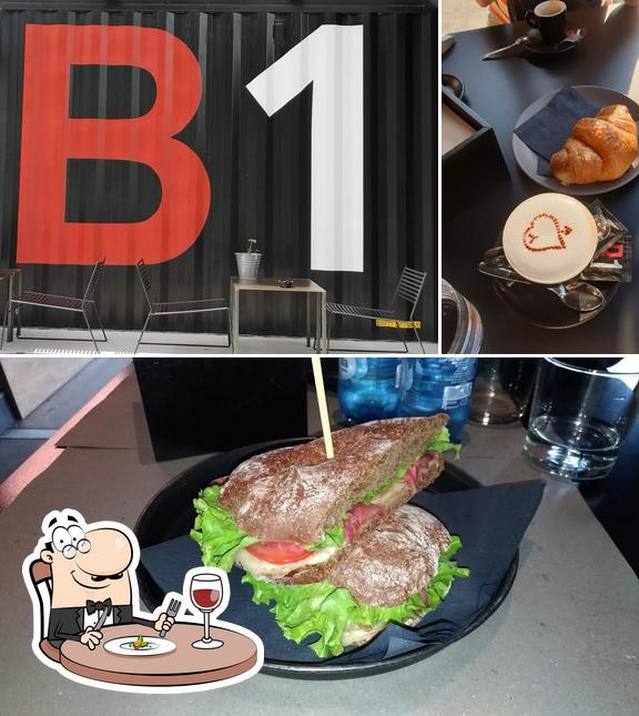 La immagine della cibo e interni di B1 container caffè