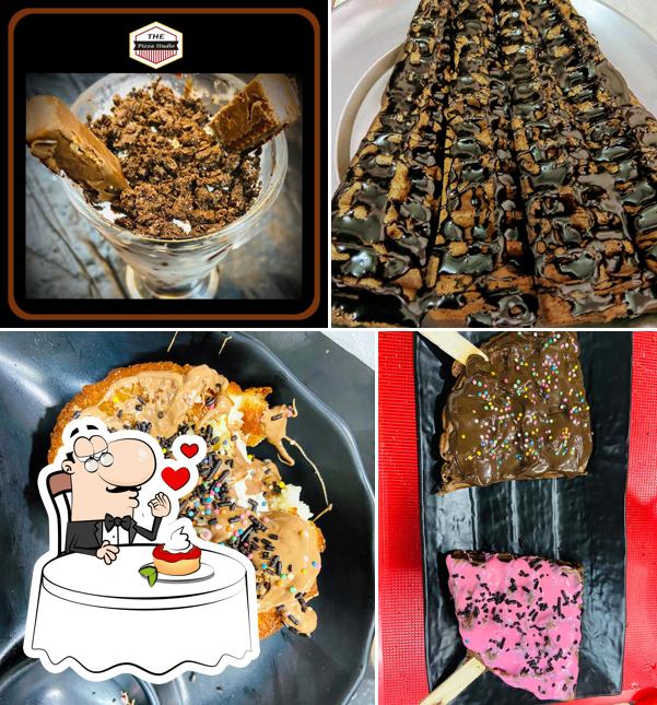 THE PIZZA STUDIO - Best cafe & restaurant in kawardha(100% PURE VEGETARIAN) serves a selection of sweet dishes