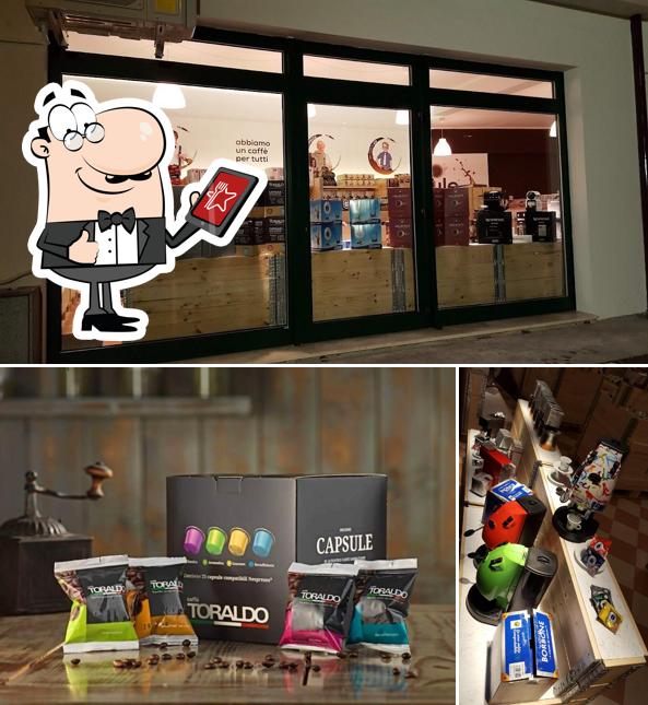 Puoi goderti l'aria fresca da seduto all'esterno di Tuttocapsule Monselice