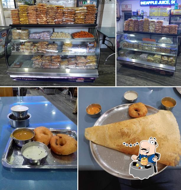 Meals at Hotel Aryaas