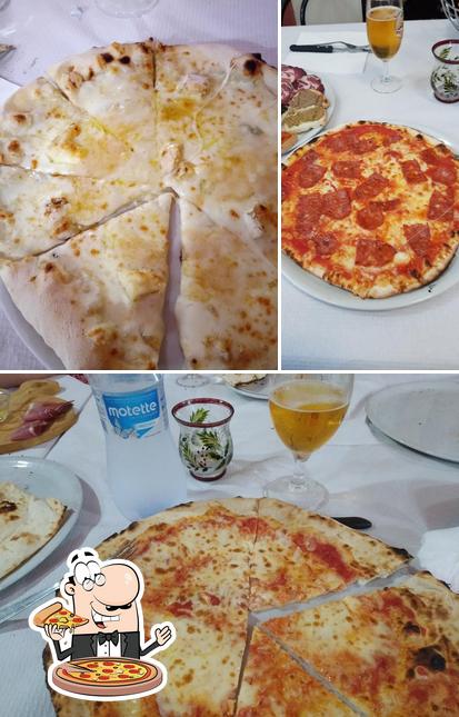 Prenditi una pizza a Ristorante Pizzeria Dei Franceschi