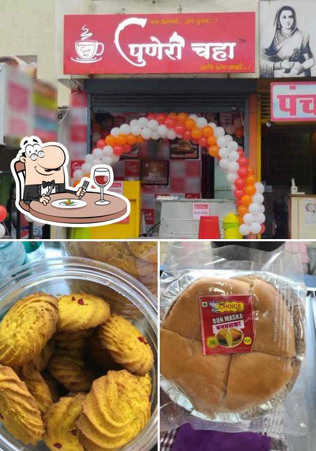 Food at Puneri Chaha