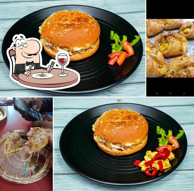 Food at First Bitee Pizza