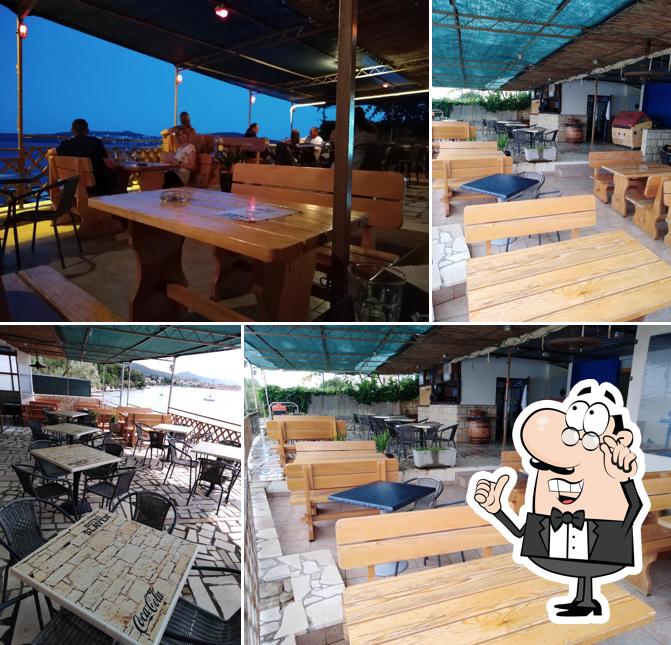 Dai un'occhiata agli interni di Leut Restaurant
