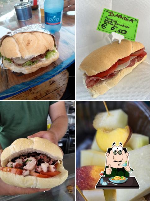 Cibo al Sardinian Food di Mula Giovanni