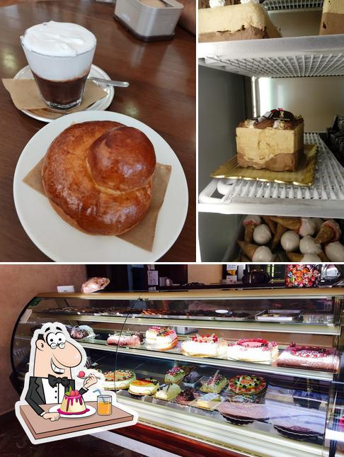 Pasticceria Saccà serve un'ampia selezione di dessert