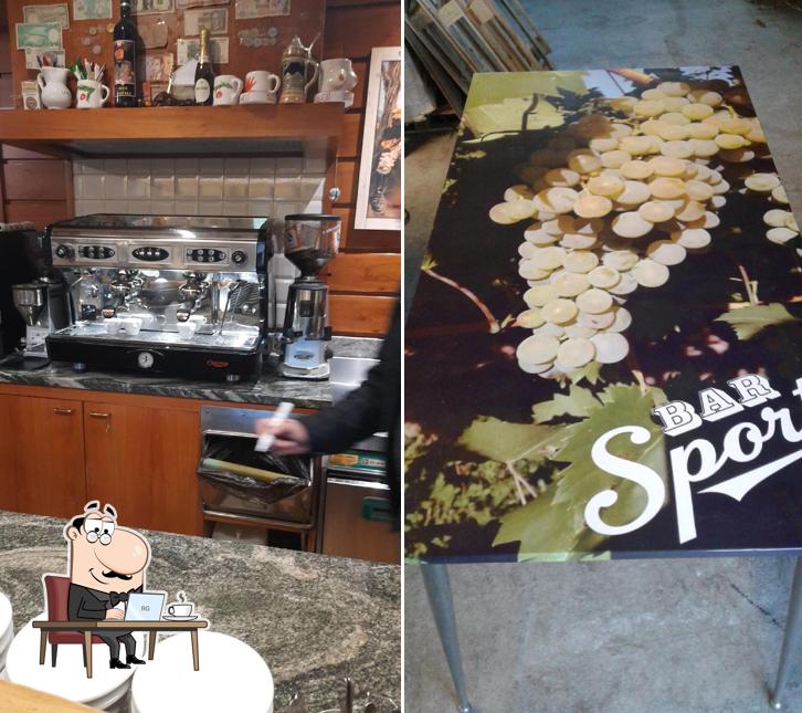 Dai un'occhiata agli interni di Bar Sport 53