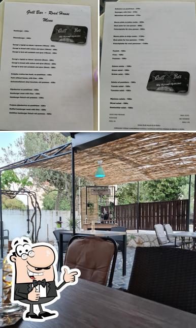 Road House Food & Bar