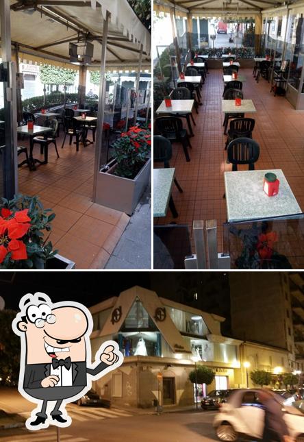 Siediti a un tavolo di Bar Cavè