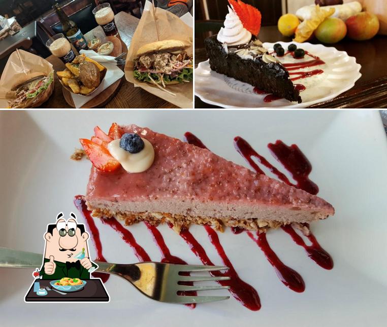 Panino con maiale stirato al Public & Vegan Kitchen Bled