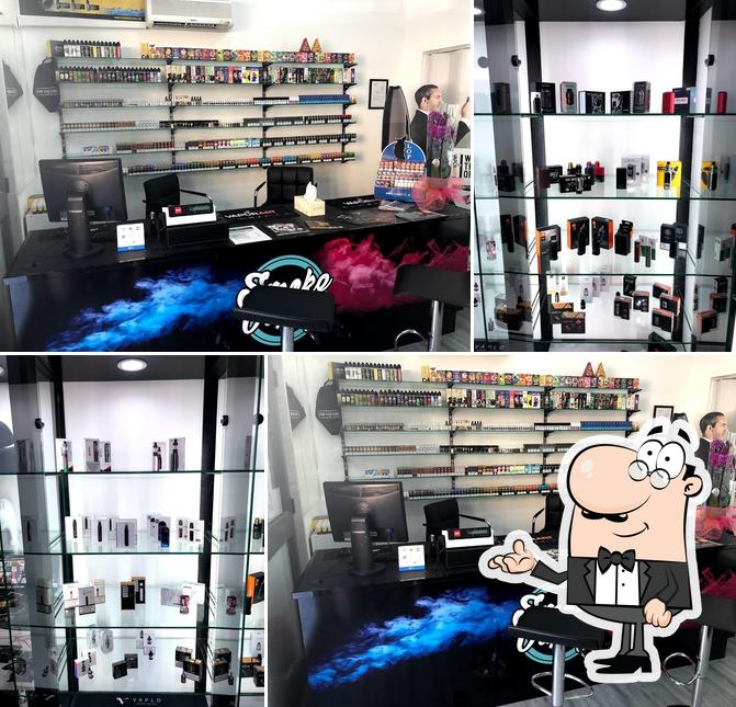 Gli interni di Smoke Vape Café