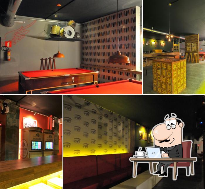 O interior do Help Pub