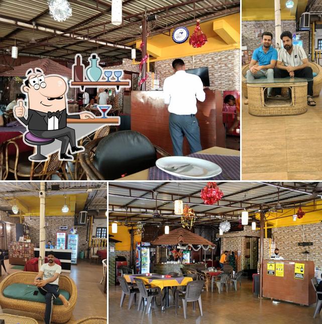 Check out how Indian Handi Restaurant looks inside