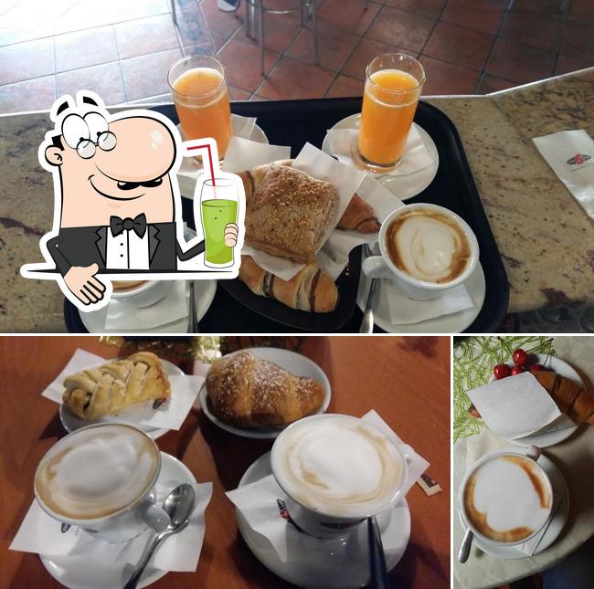 Goditi un drink a Bar Su Tauli