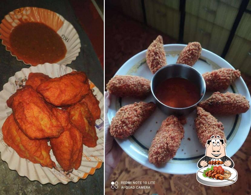 Food at GoGo Momos