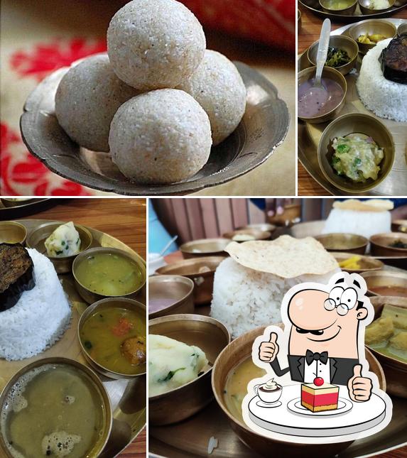 Jaluk The Taste Of Assam serves a number of desserts