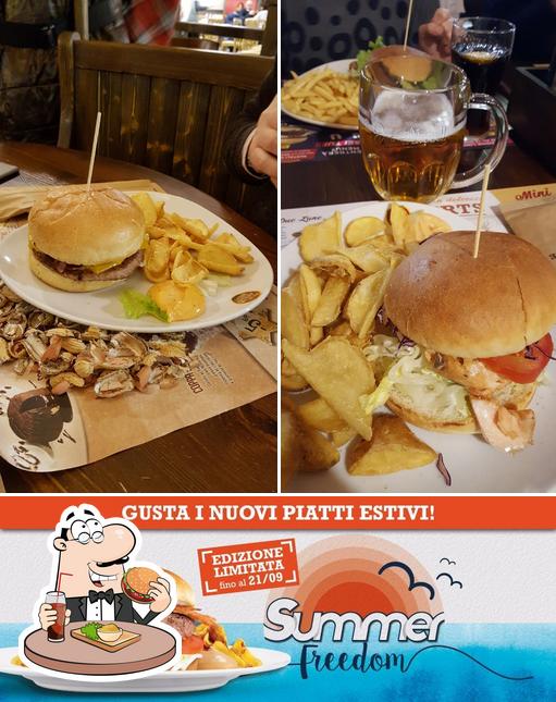 Ordina un hamburger a Old Wild West - Grugliasco Le Gru