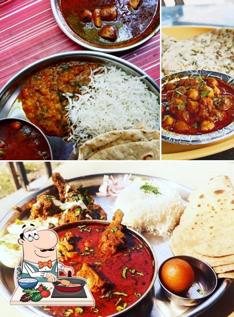 Chicken curry at Raavan Biryani Co
