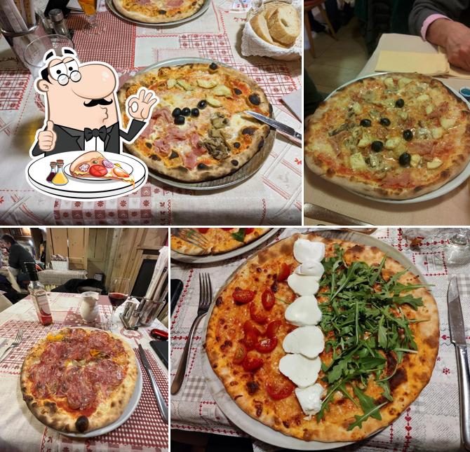 Ordina una pizza a Pizzeria La Rusticana