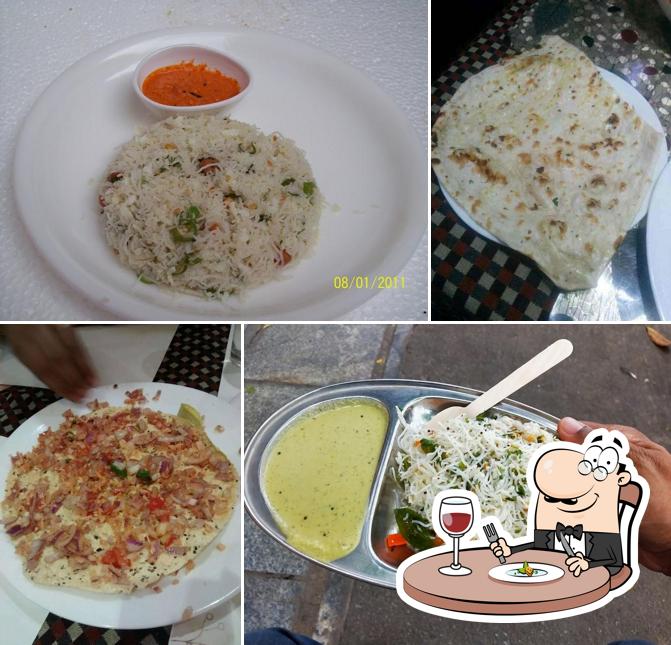 Food at Upahara Darshini