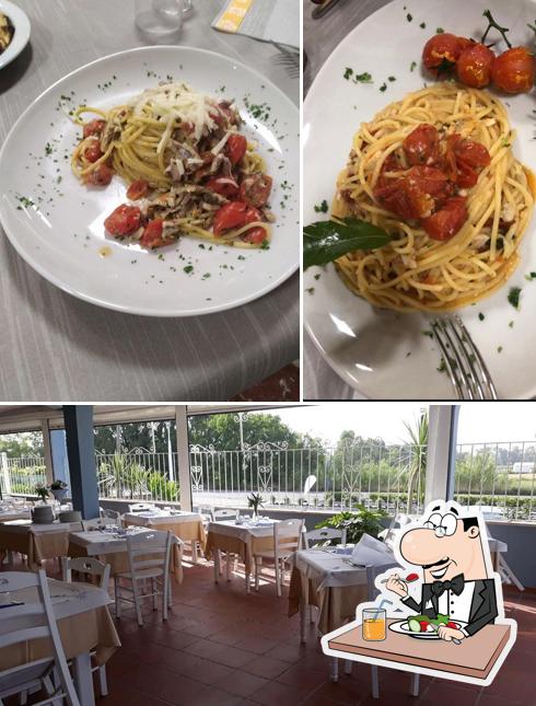 La foto di cibo e interni da Mare Nostro Terracina
