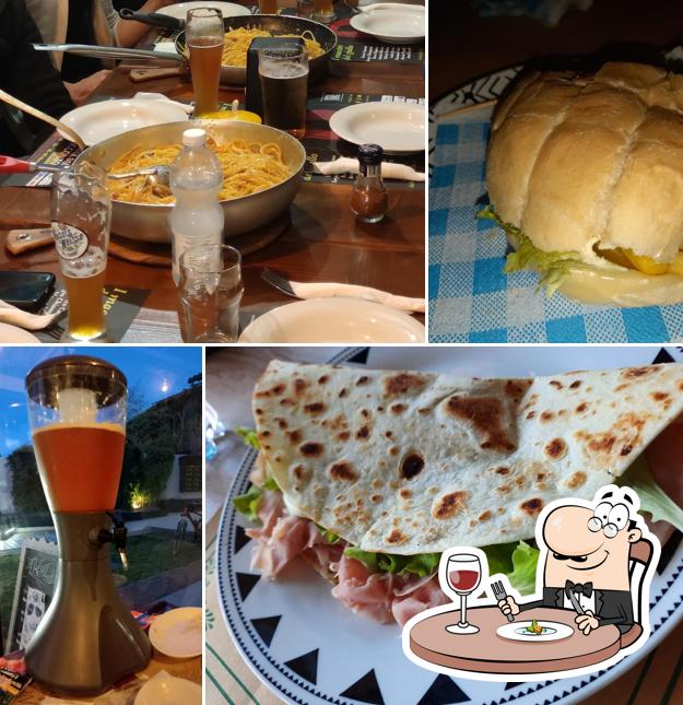 Platti al WALLACE HAMBURGERIA & PUB