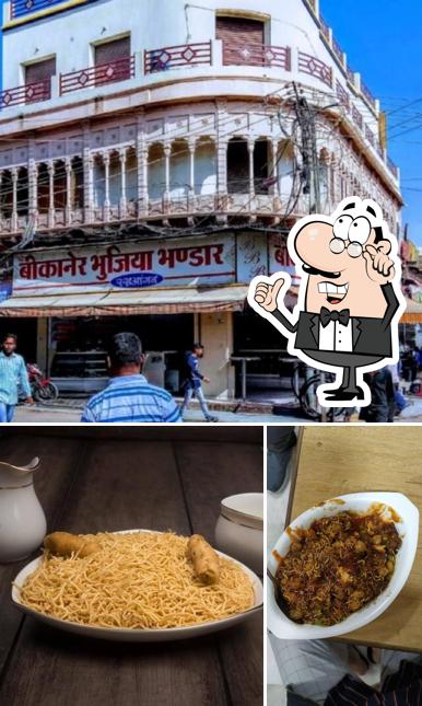 The interior of Bikaner Bhujia Bhandar
