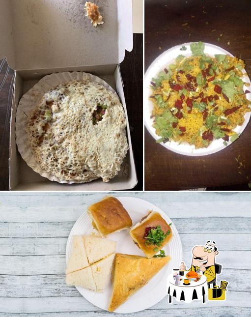 Food at New Karnavati Dabeli and Vadapav
