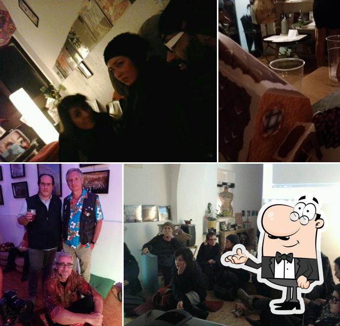 Siediti a un tavolo di Godot Art Bistrot