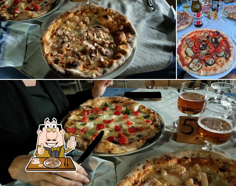 Prova una pizza a Bar Centro Commerciale Palmira