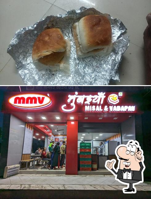 The interior of MMV Mumbaiya Misal and Vadapav Kadi