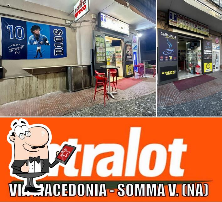 Gli esterni di Bar Tabacchi Caffetteria Macedonia Svapo Store
