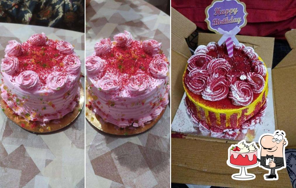 Red velvet cake at Midnight Cake