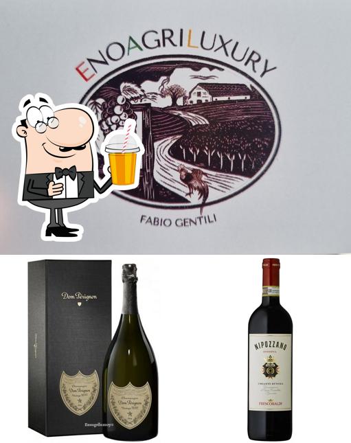 Goditi un drink a Enoagriluxury