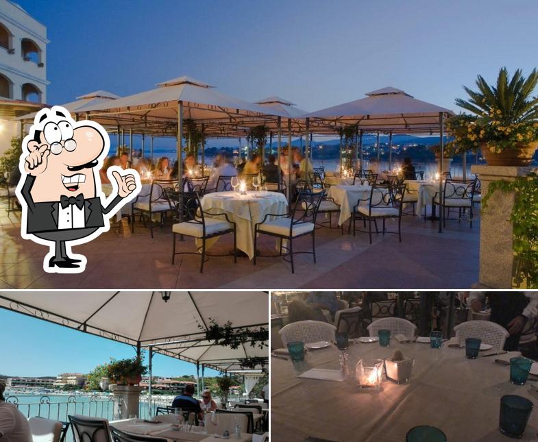 Dai un'occhiata agli interni di Blu Restaurant