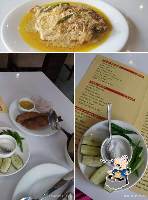 Food at Ghare Baire Restaurant