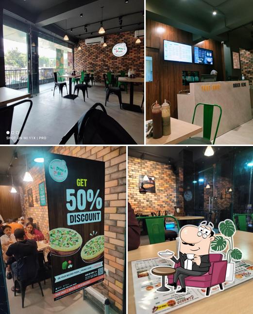 The interior of La Pino'z Pizza Bistupur Jamshedpur