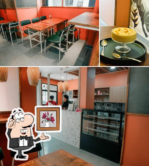 Among different things one can find interior and food at Juice it