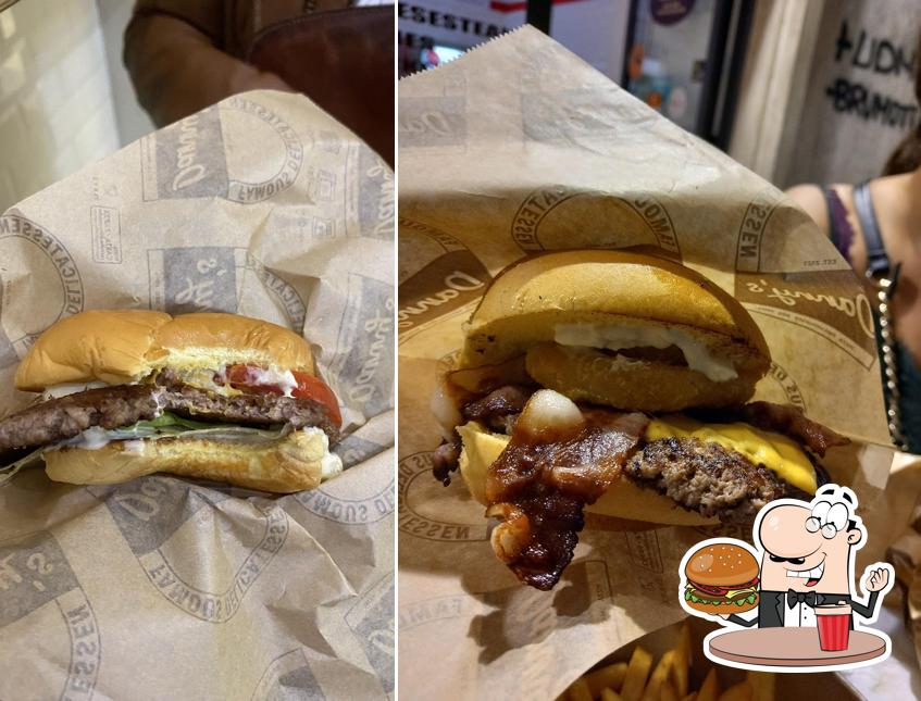 Gli hamburger di DANNY'S FAMOUS DELICATESSEN potranno incontrare molti gusti diversi