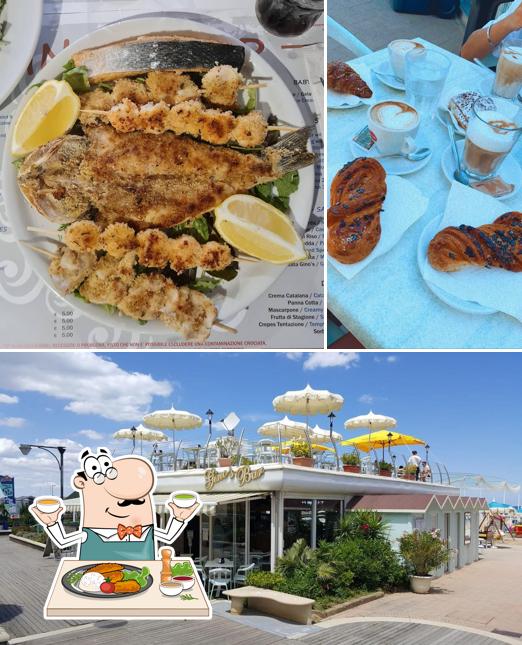 Tra le diverse cose da Gino's Bar si possono trovare la cibo e esterno