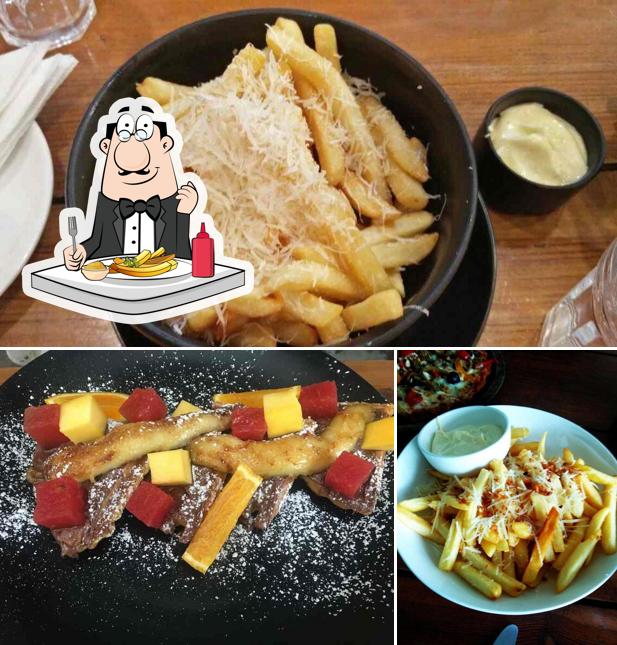 Taste finger chips at Fig & Maple