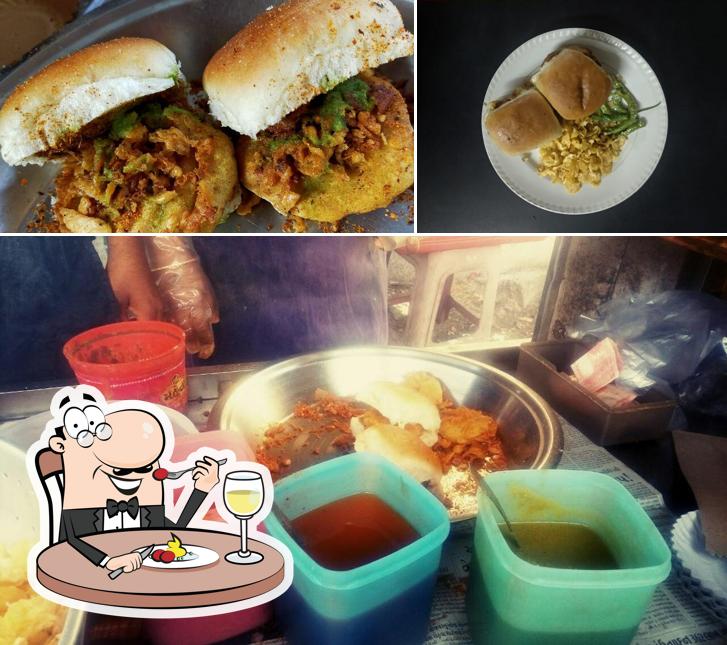 Food at Shree Siddhivinayak Mumbai Vada Pav